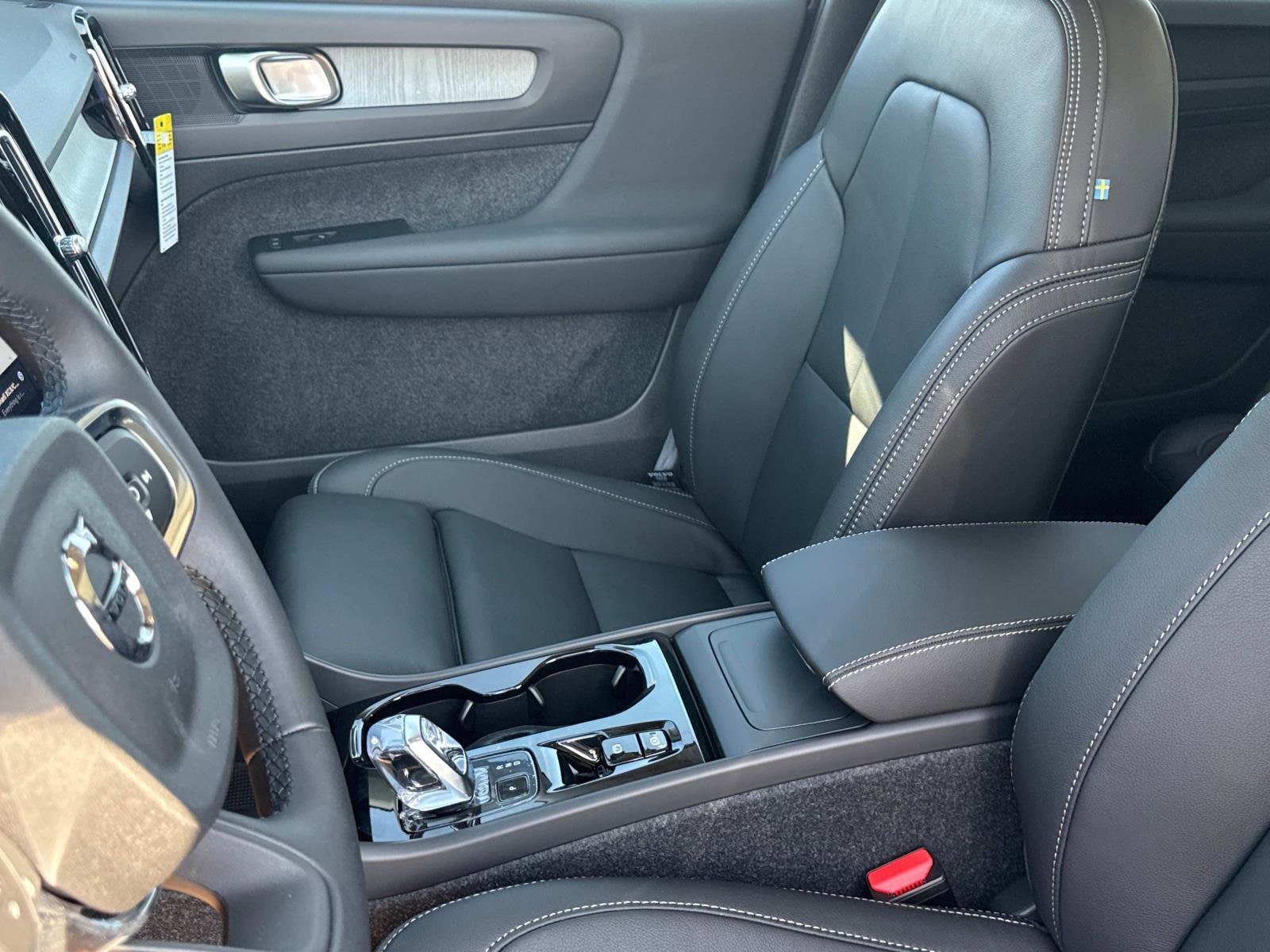2026 Volvo XC40 Plus - Photo 20