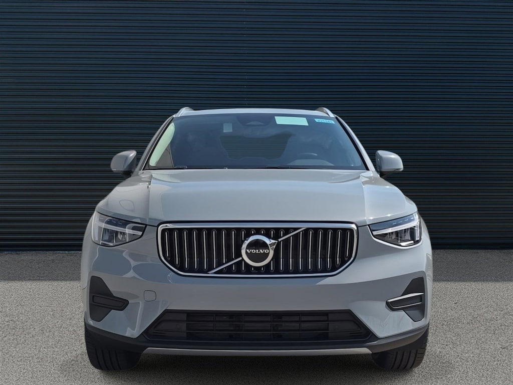 Certified 2025 Volvo XC40 B5 Core Bright Theme SUV