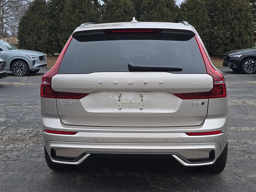 New 2026 Volvo XC60 B5 Plus SUV