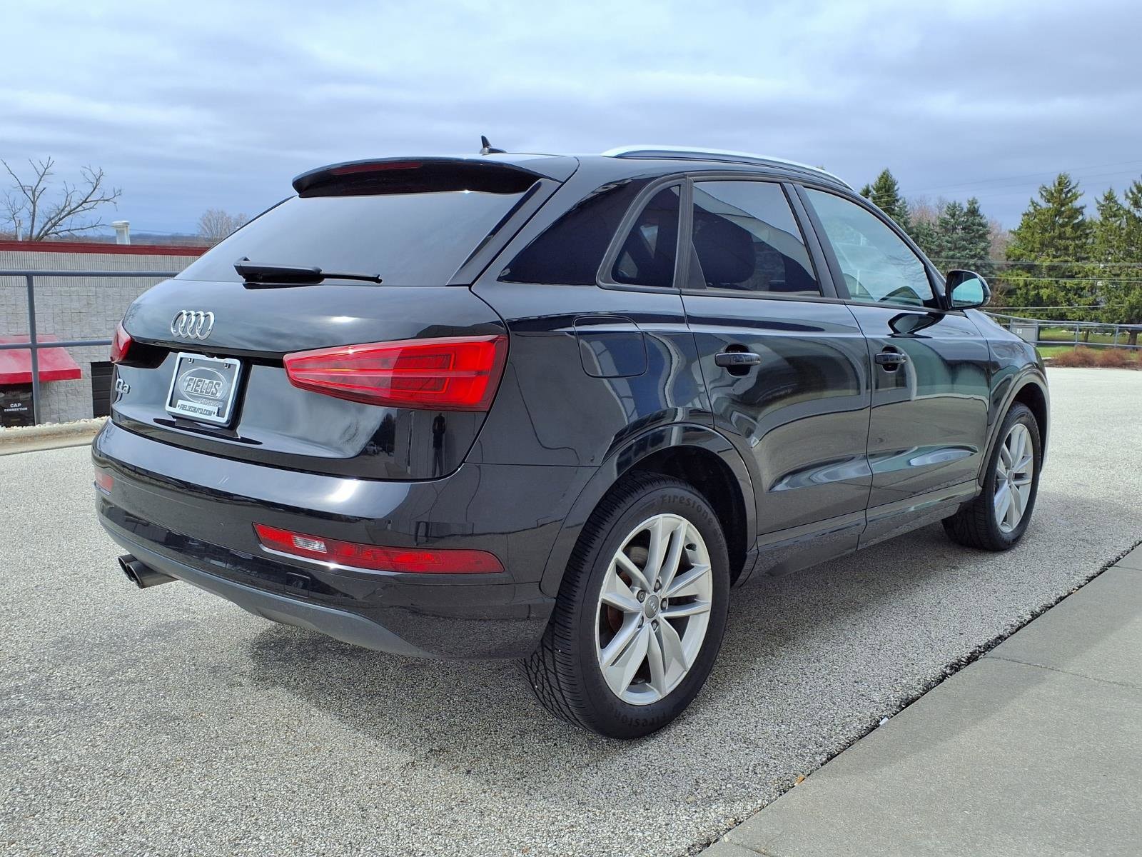 View vehicle photo 5