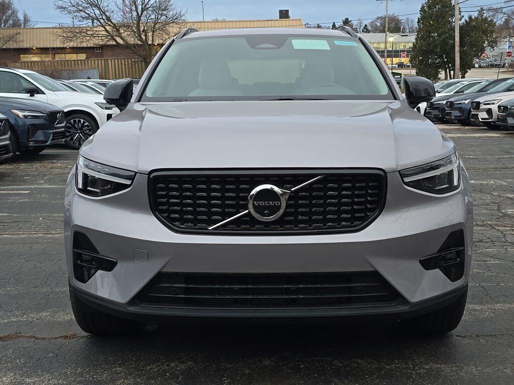 New 2026 Volvo XC40 B5 Ultra SUV