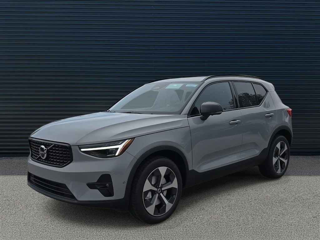 New 2026 Volvo XC40 B5 Plus SUV