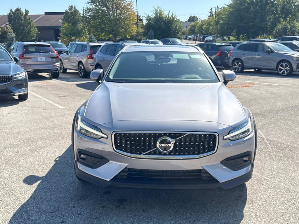 New 2026 Volvo V60 Cross Country B5 Ultra Wagon