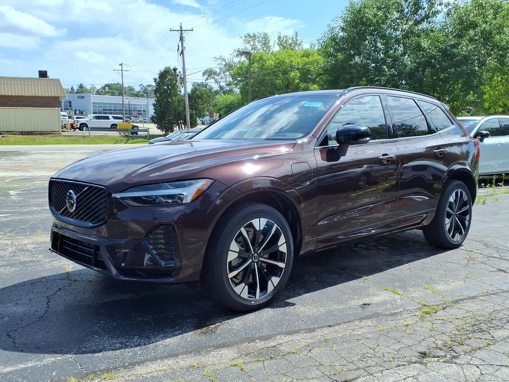 2026 Volvo XC60 T8 Plus Dark AWD's photo