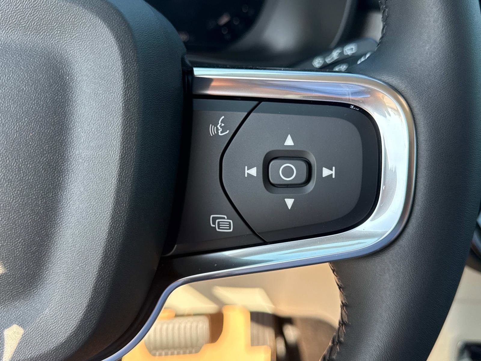 2026 Volvo XC40 Ultra - Photo 27