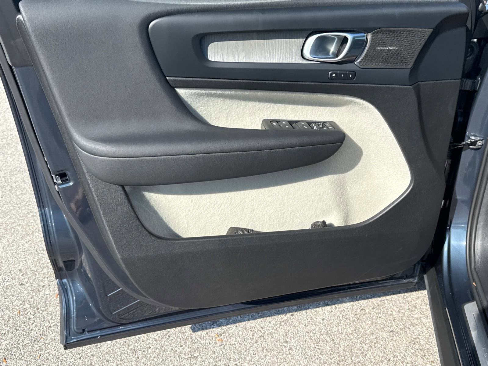 2026 Volvo XC40 Ultra - Photo 16