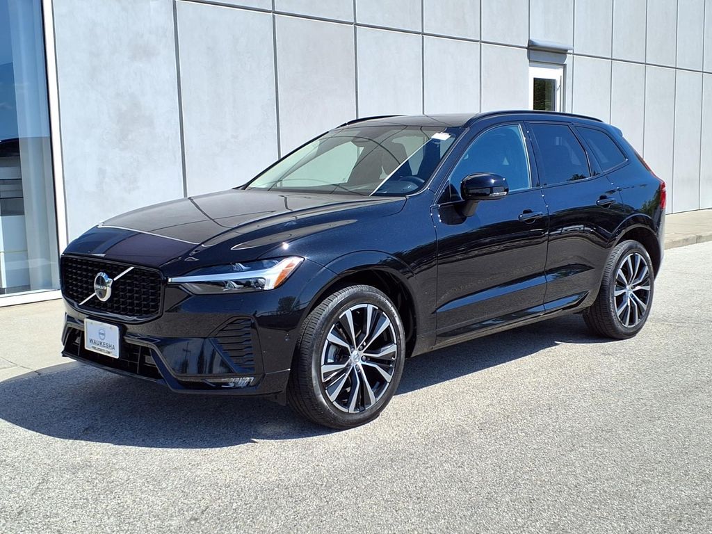 2023 Volvo XC60 B5 Ultimate Dark Theme AWD's photo