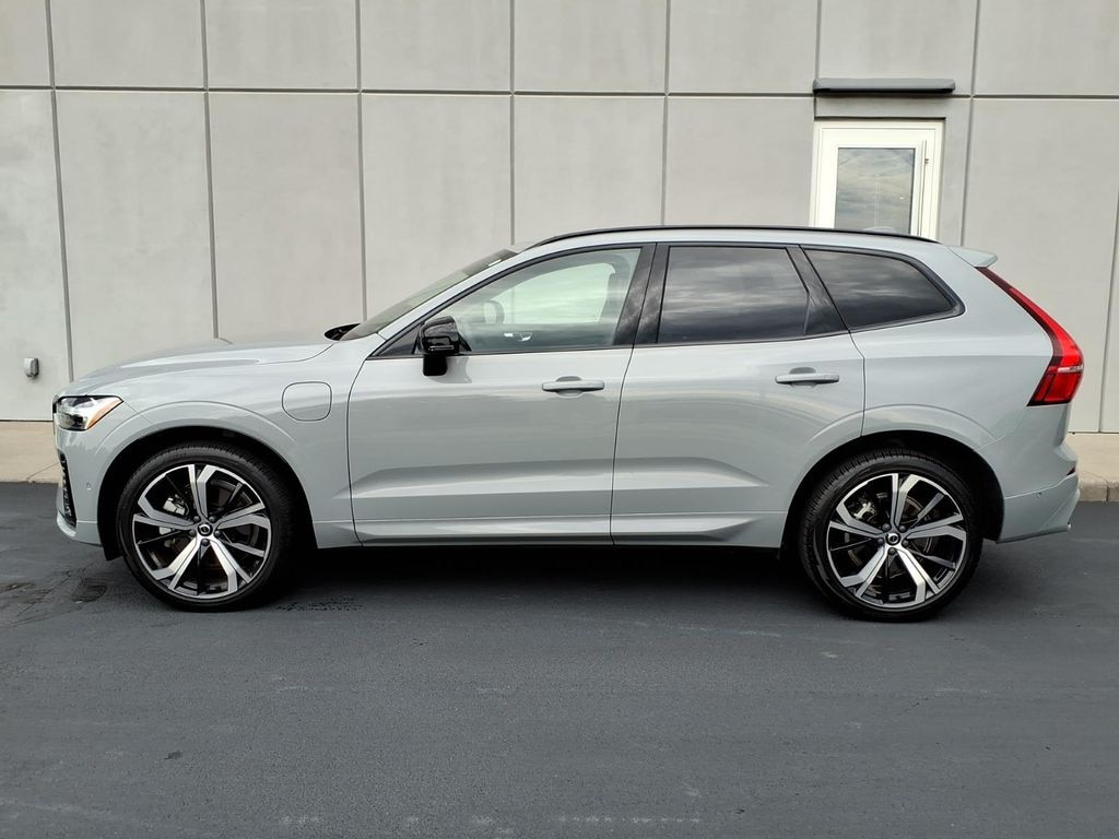 Certified 2025 Volvo XC60 Plug-In Hybrid T8 Ultra SUV