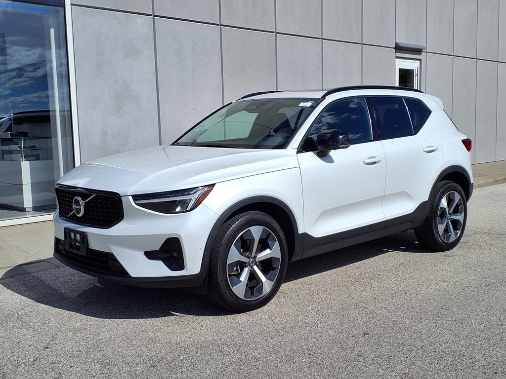 Used 2023 Volvo XC40 B5 Plus Dark Theme SUV