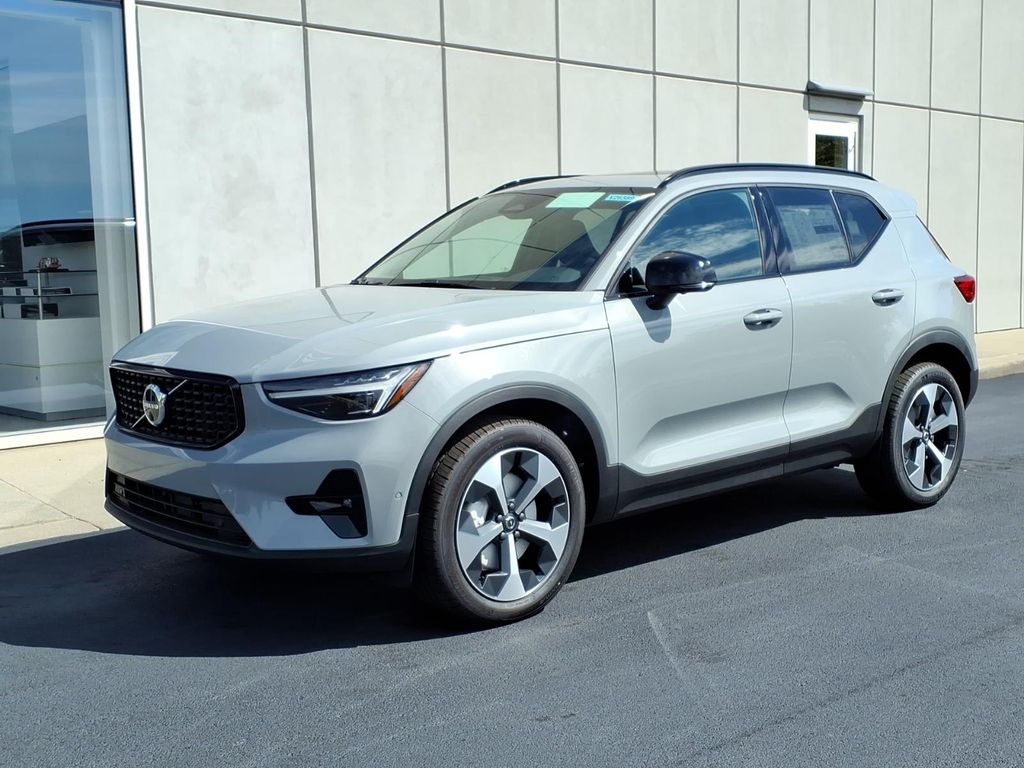 2026 Volvo XC40