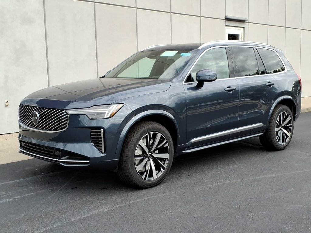 2027 Volvo XC90 B5 Core SUV