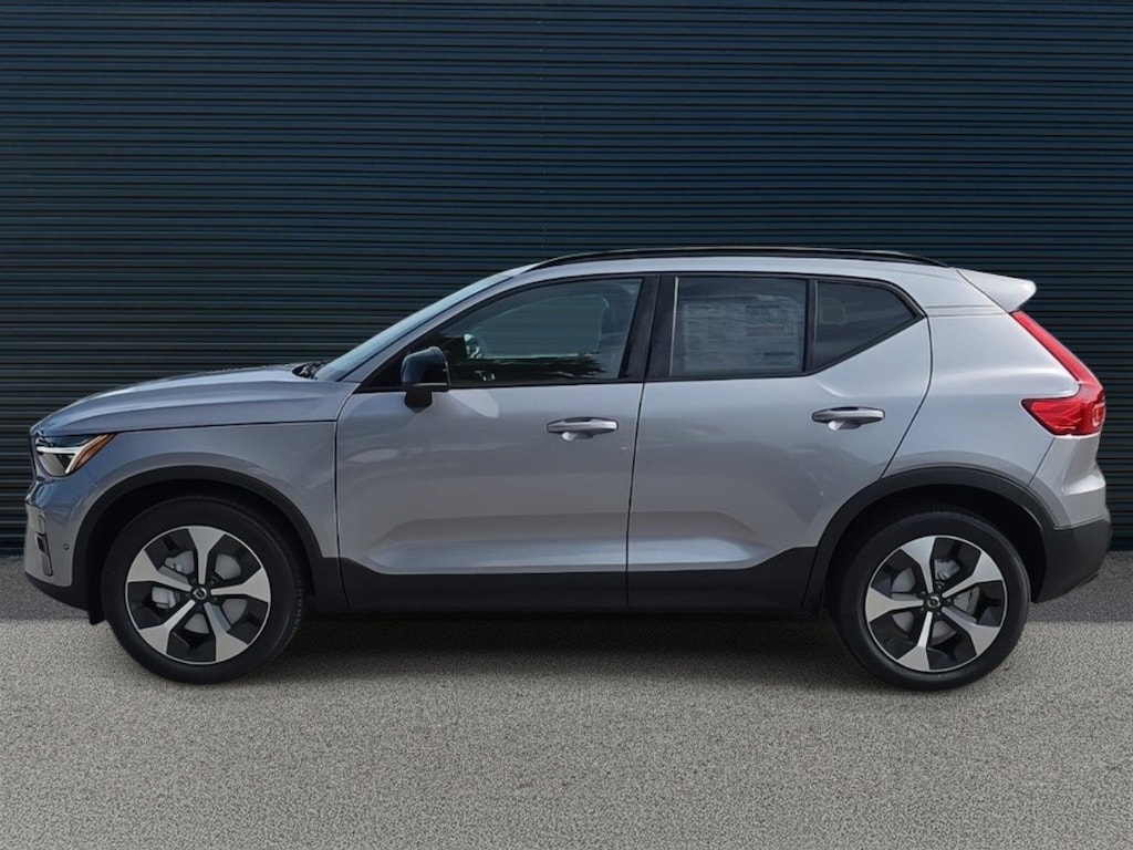 New 2026 Volvo XC40 B5 Plus SUV