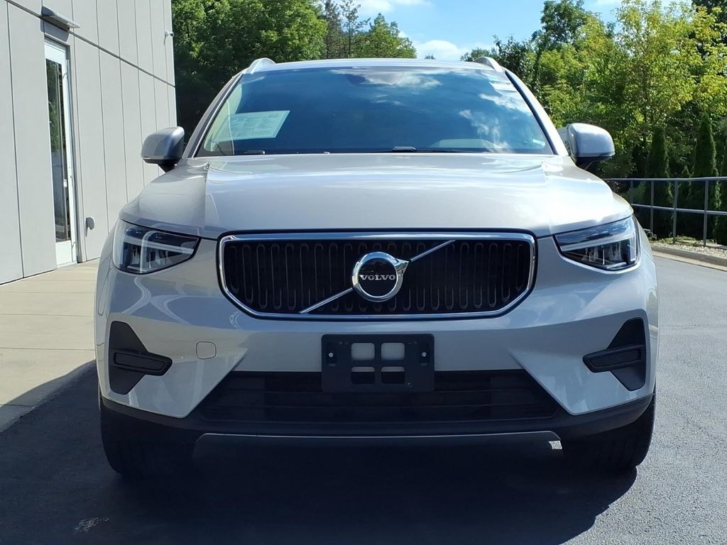 Certified 2023 Volvo XC40 B5 Core SUV