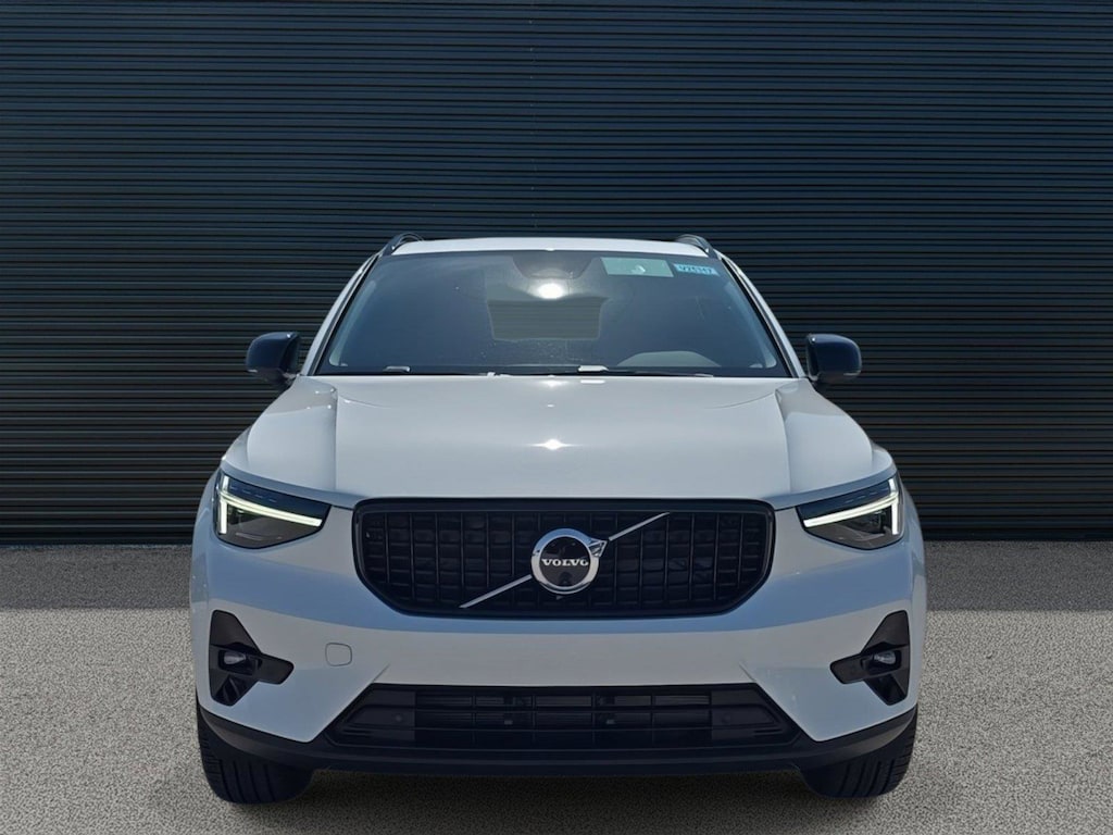 Certified 2025 Volvo XC40 B5 Ultra Dark Theme SUV