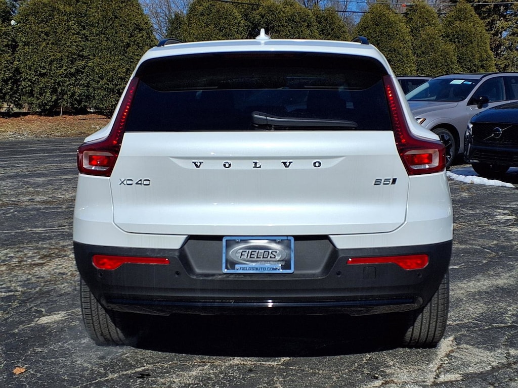 New 2026 Volvo XC40 B5 Ultra SUV