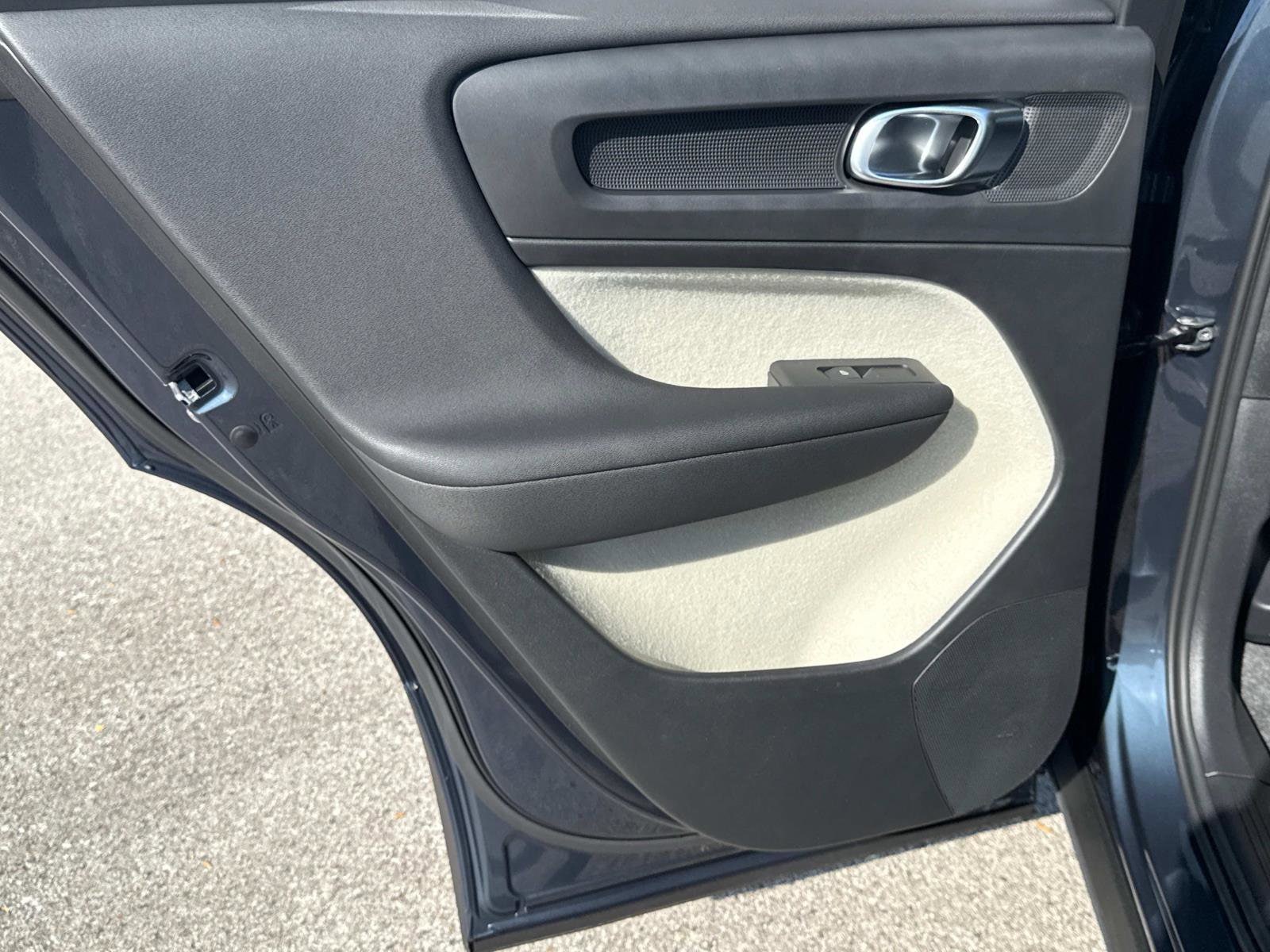 2026 Volvo XC40 Ultra - Photo 11