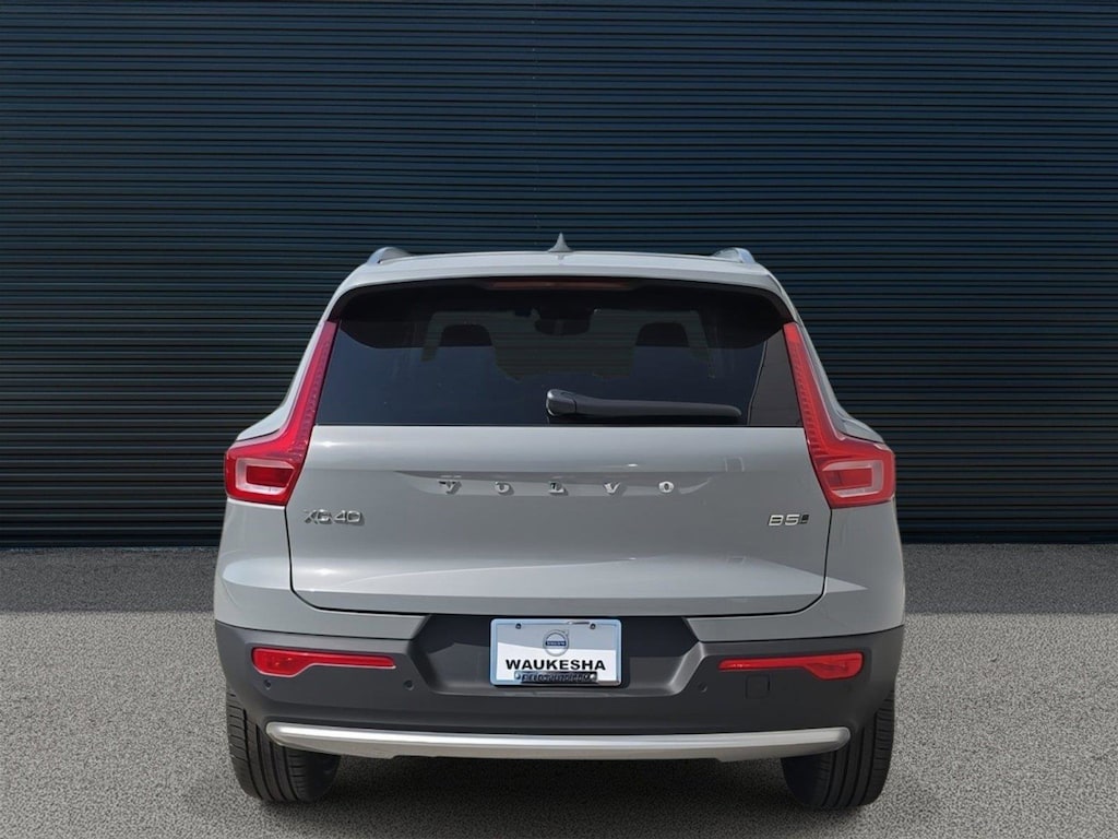 Certified 2025 Volvo XC40 B5 Core Bright Theme SUV