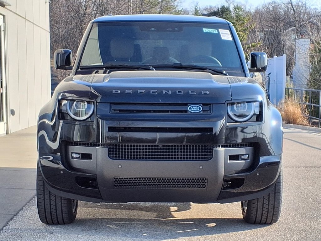 Used 2026 Land Rover Defender 130 X-Dynamic SE SUV