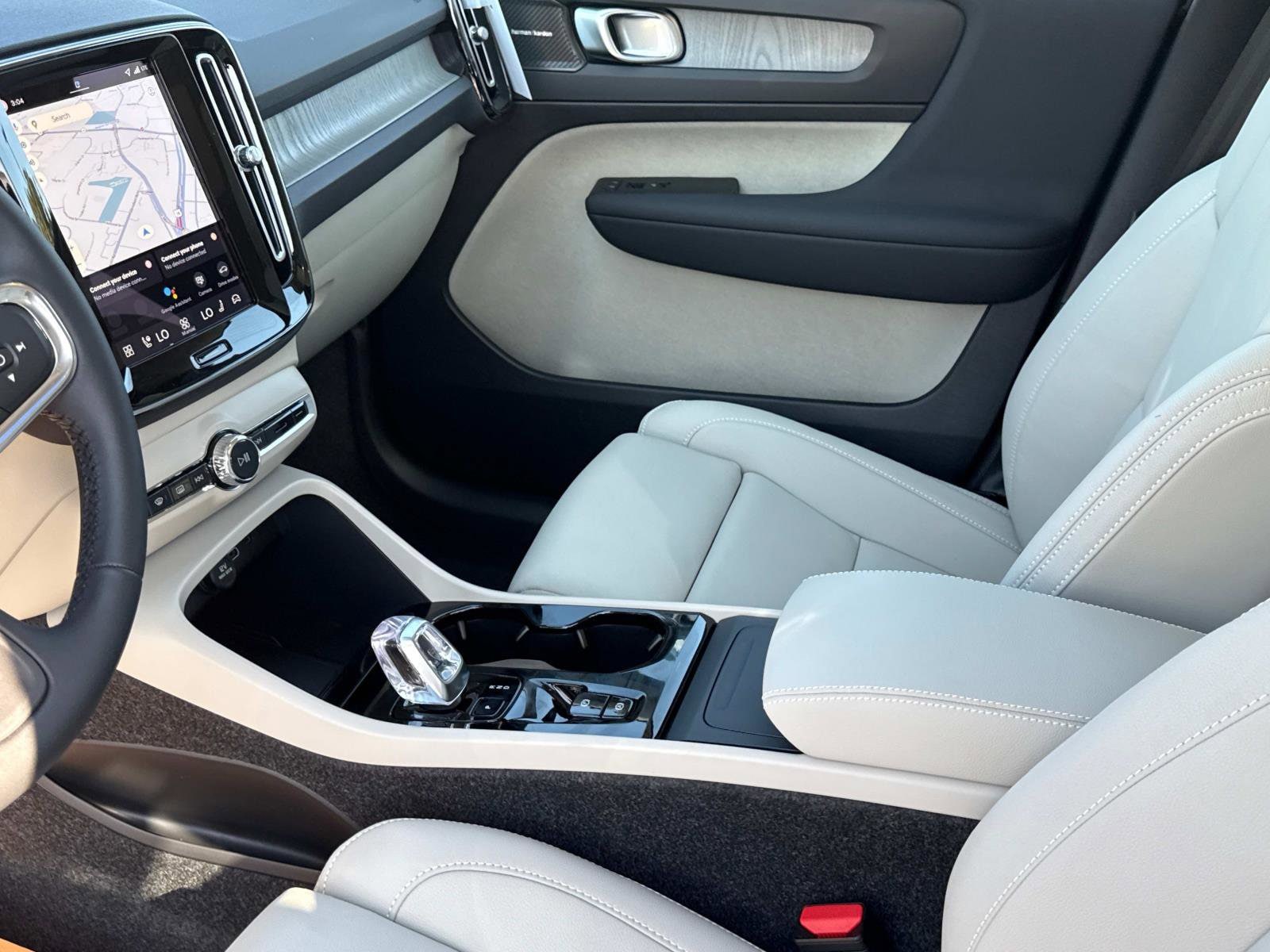 2026 Volvo XC40 Ultra - Photo 19