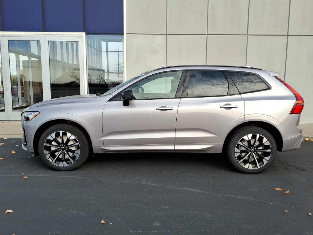 New 2026 Volvo XC60 B5 Plus SUV