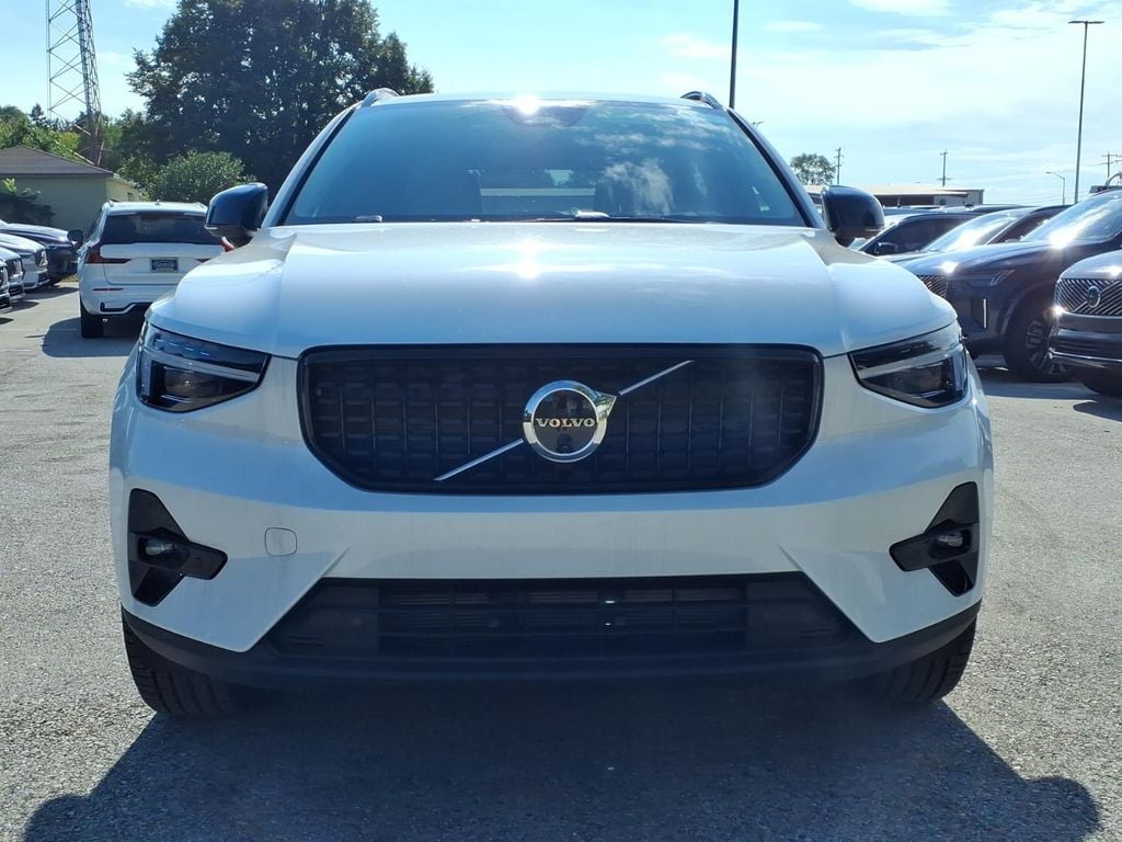 New 2026 Volvo XC40 B5 Ultra SUV