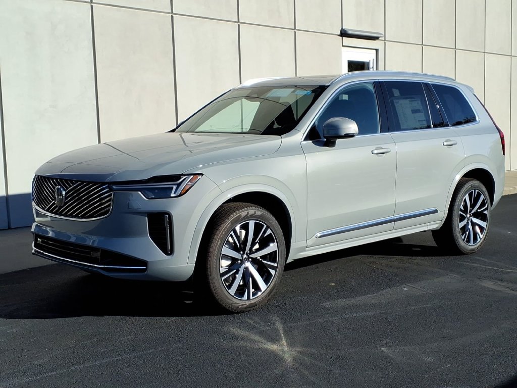2027 Volvo XC90 B5 Core SUV