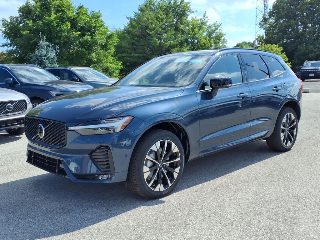 2026 Volvo XC60 B5 Plus Dark AWD's photo