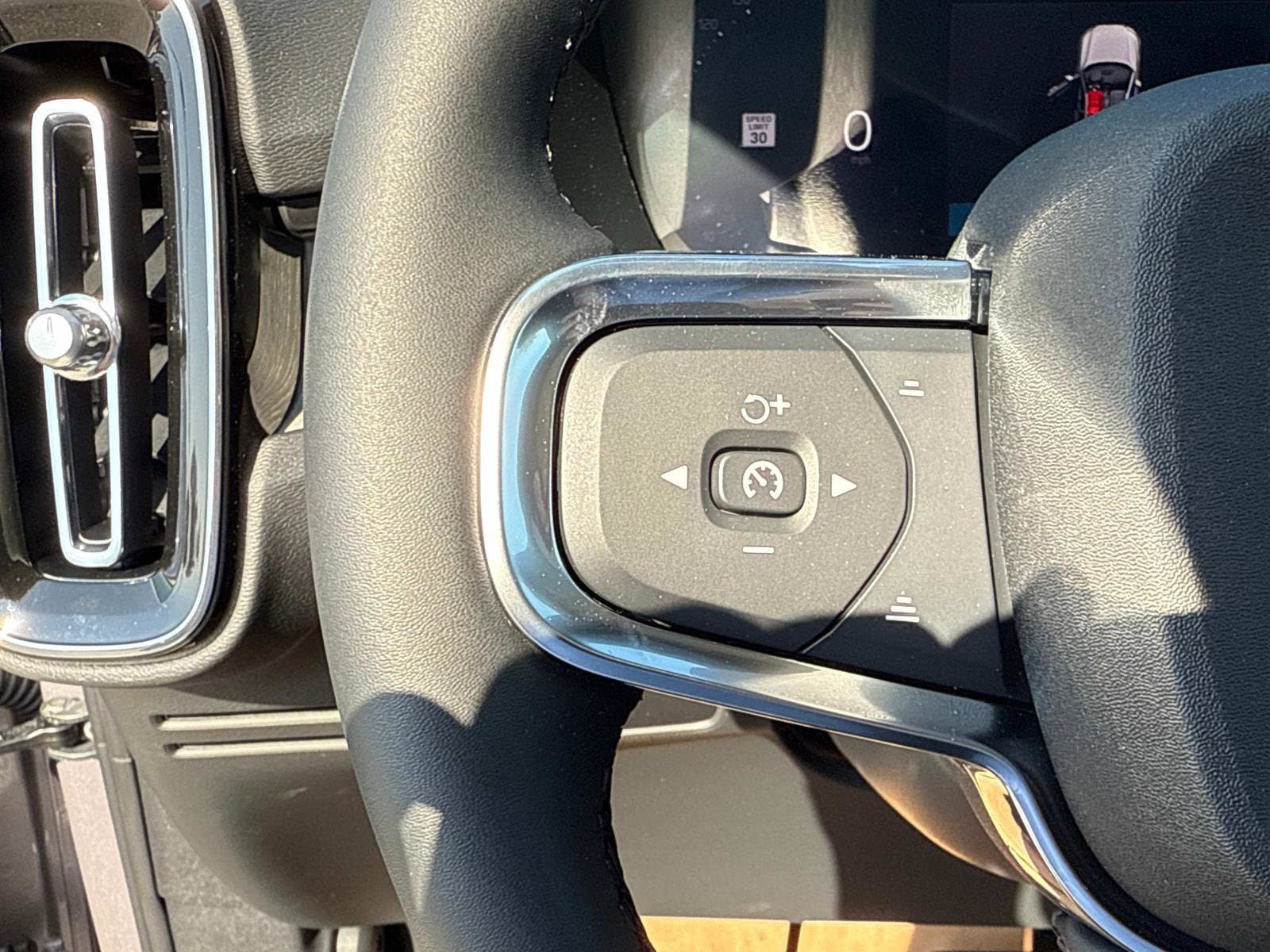 2026 Volvo XC40 Plus - Photo 30