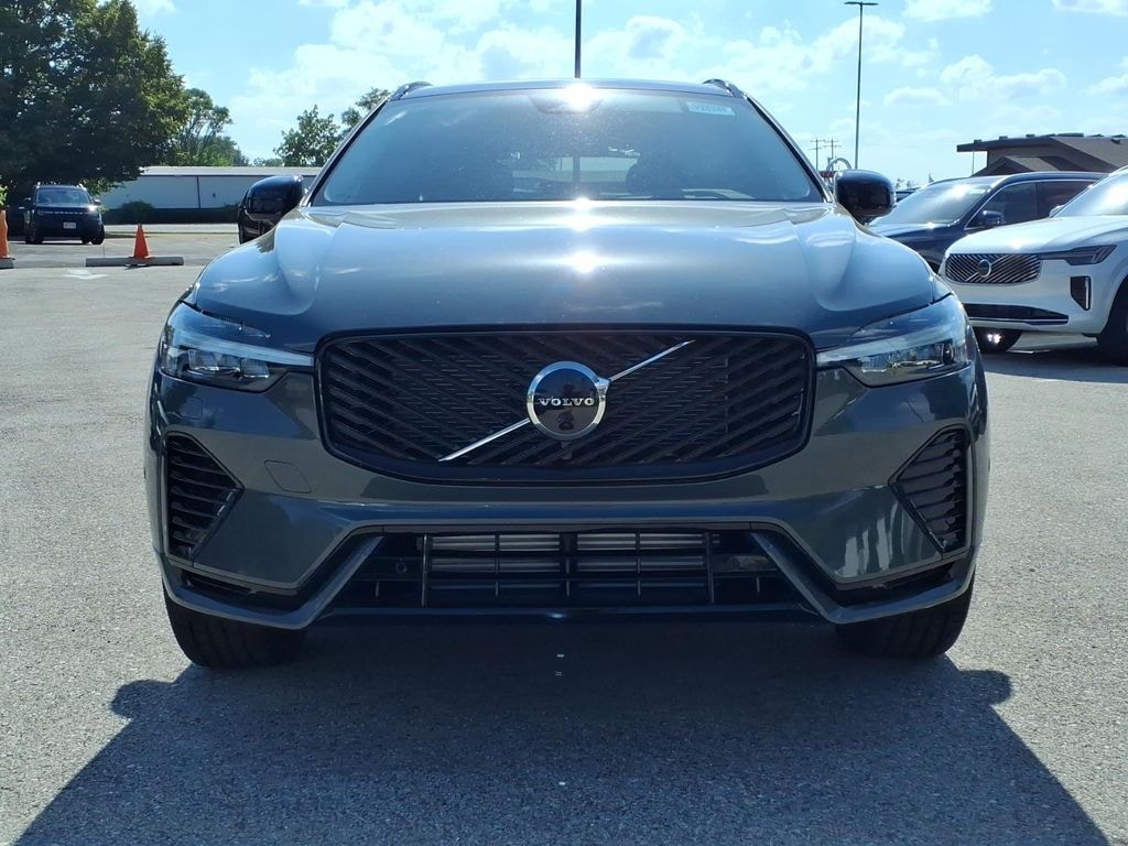 New 2026 Volvo XC60 plug-in hybrid T8 Plus SUV