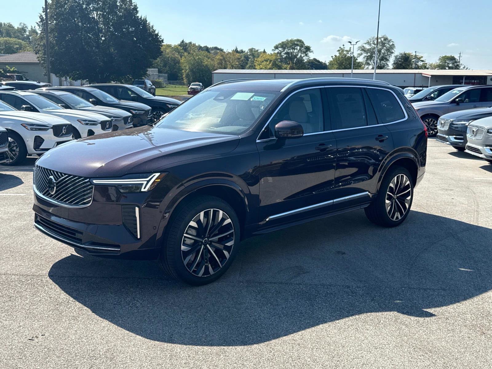 2026 Volvo XC90 Plus's photo