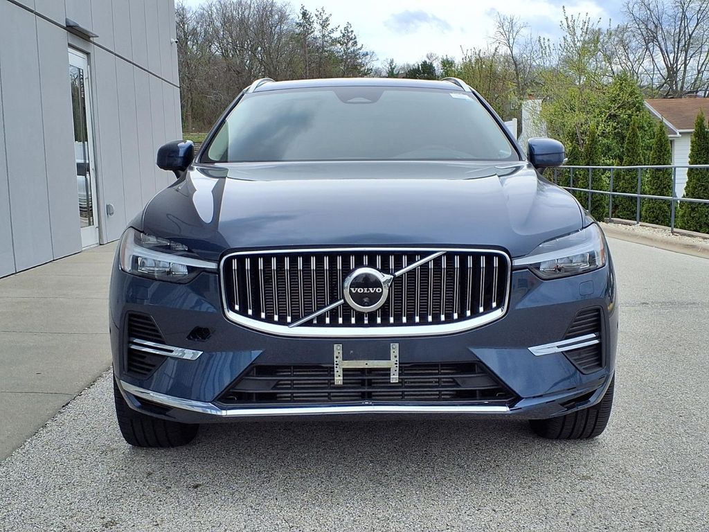 Used 2023 Volvo XC60 Ultimate with VIN YV4H60DA1P1333636 for sale in Waukesha, WI