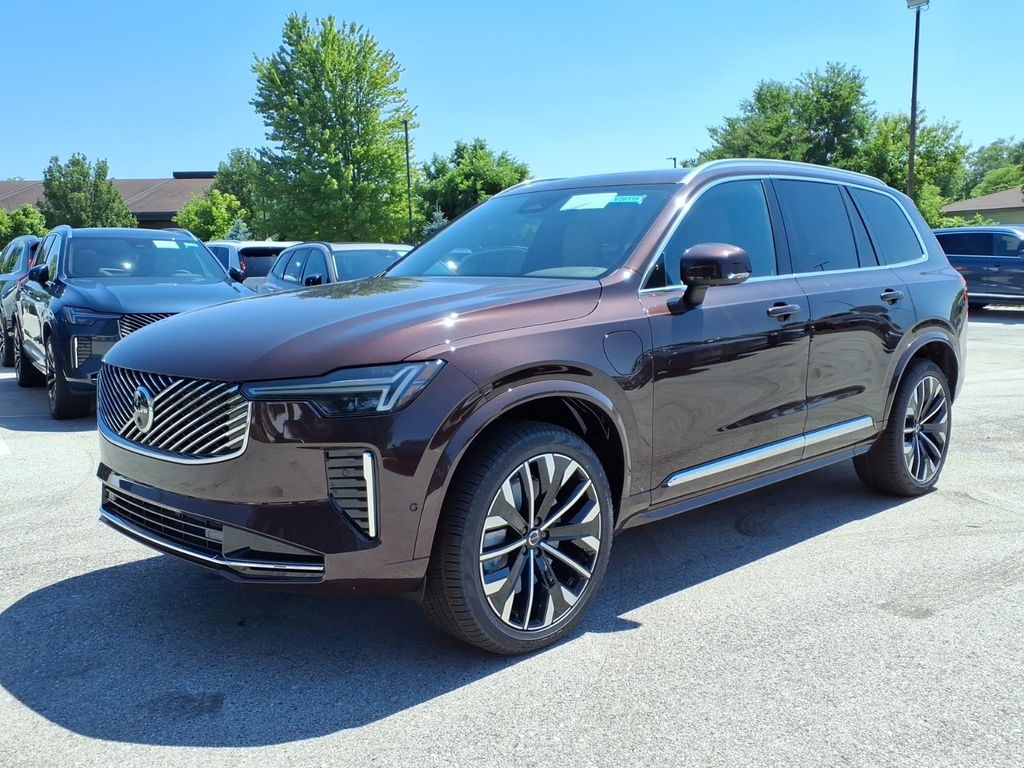 2026 Volvo XC90 Plus