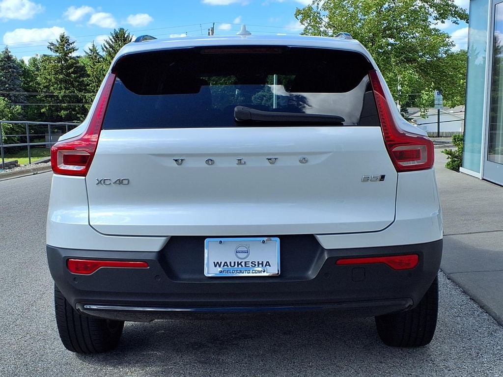 Used 2023 Volvo XC40 B5 Plus Dark Theme SUV