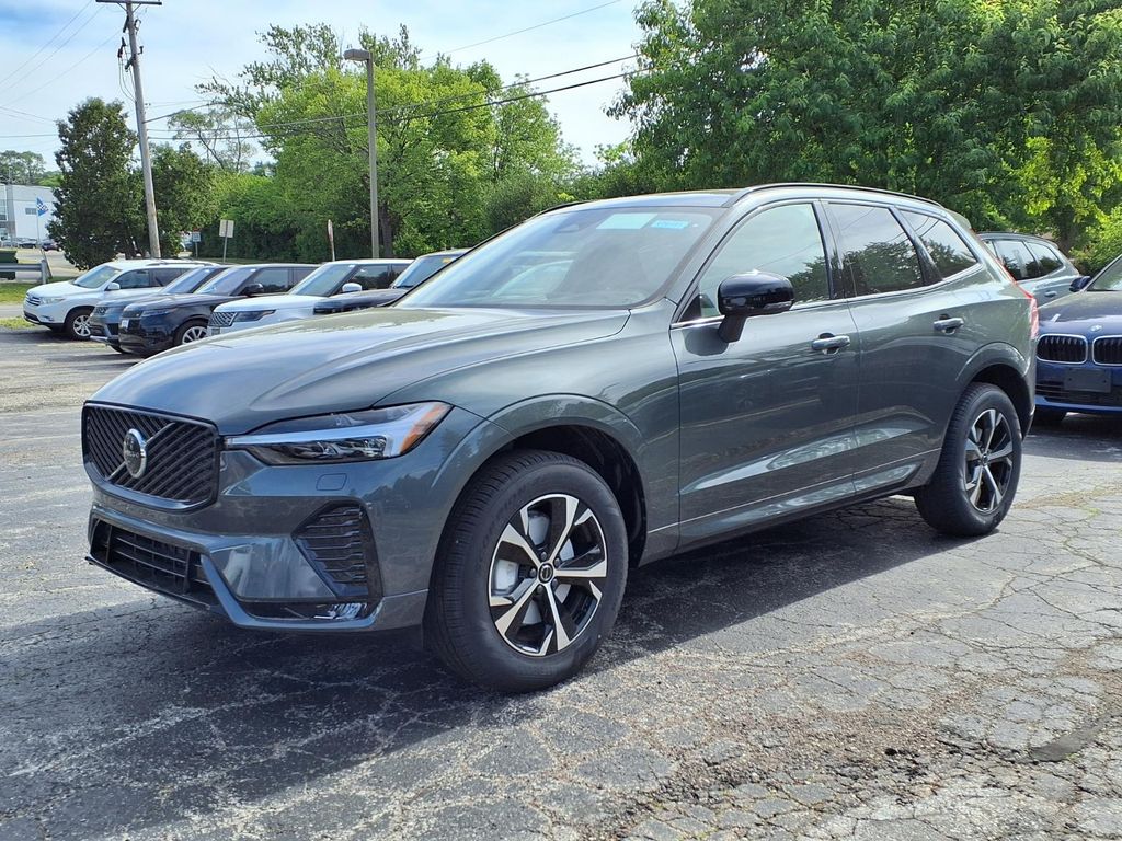 2026 Volvo XC60 B5 Core Dark AWD's photo