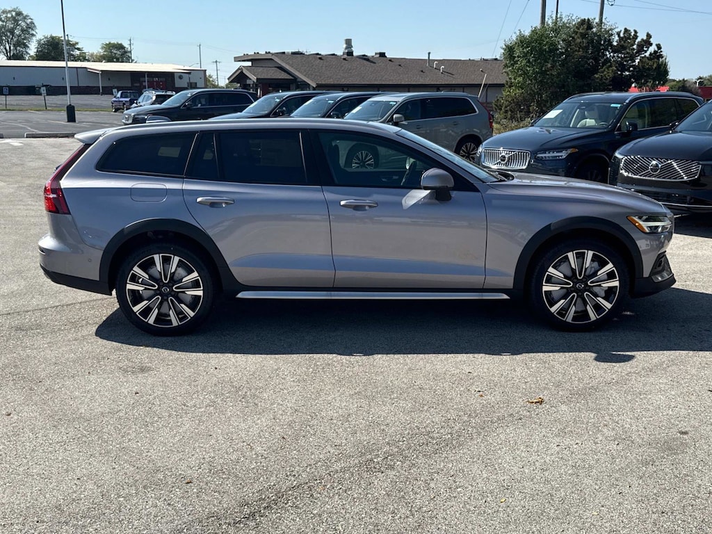 New 2026 Volvo V60 Cross Country B5 Ultra Wagon