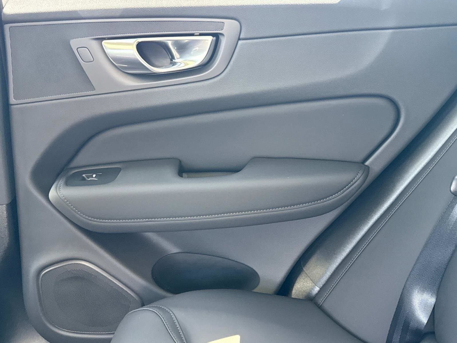 2026 Volvo XC60 Plus - Photo 15
