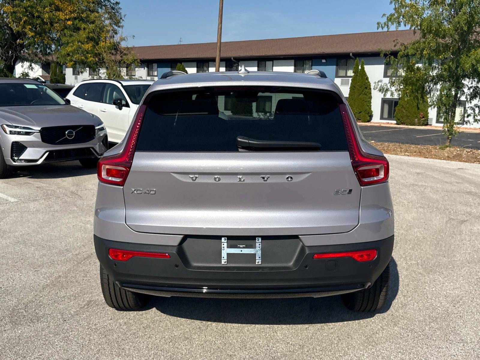 2026 Volvo XC40 Plus - Photo 6