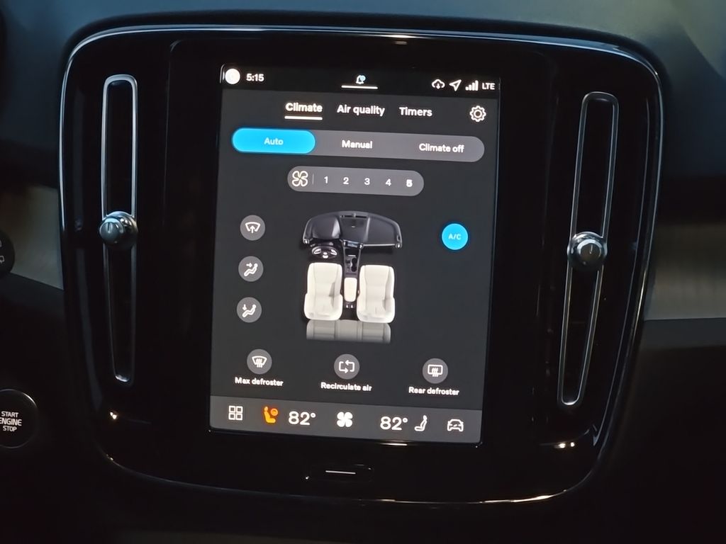 2026 Volvo XC40 Ultra - Photo 17