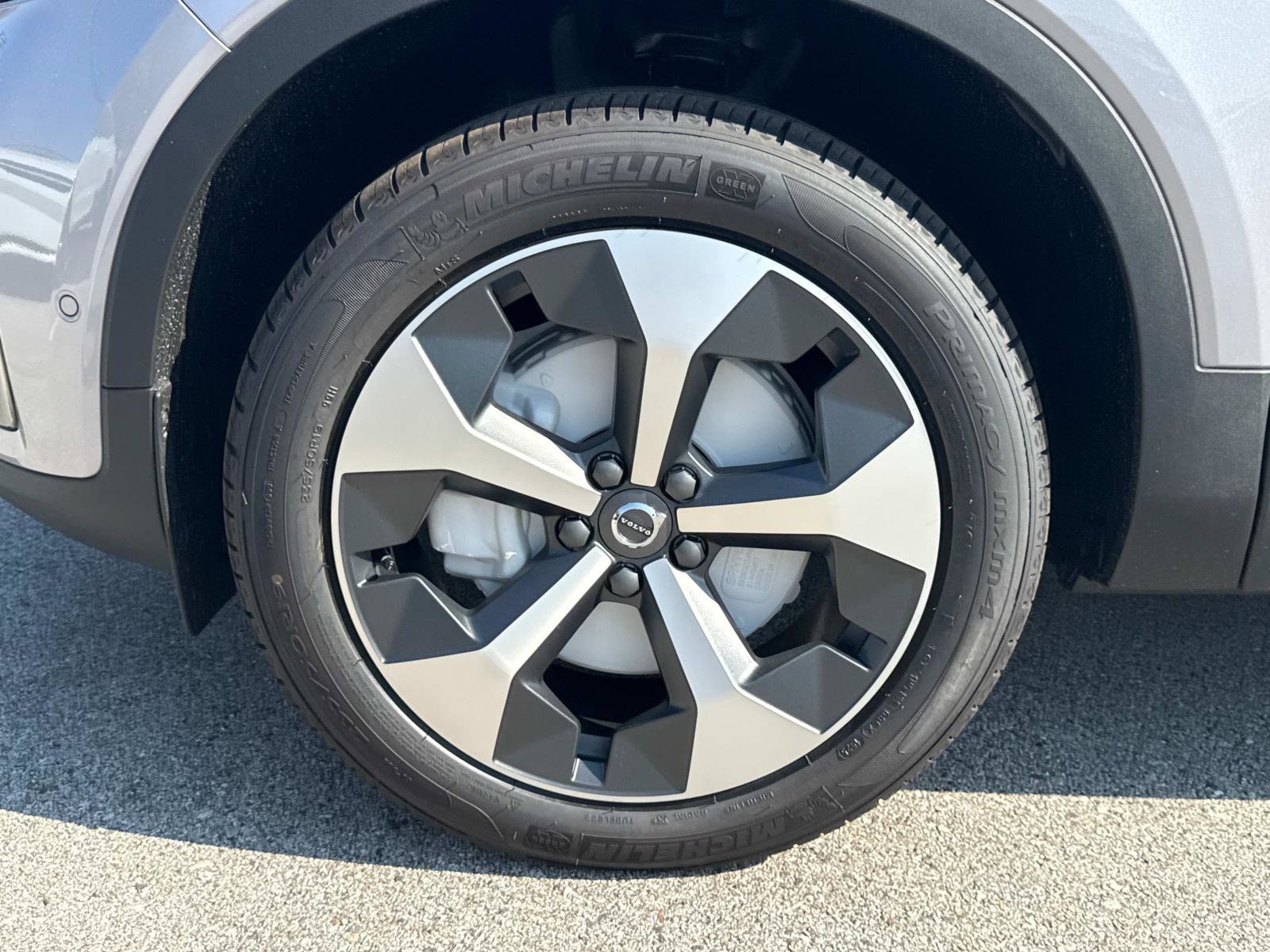 2026 Volvo XC40 Plus - Photo 10