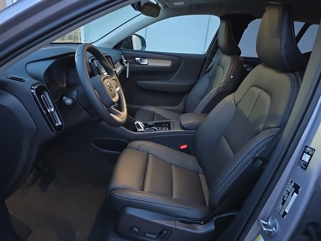 2026 Volvo XC40 Ultra - Photo 7