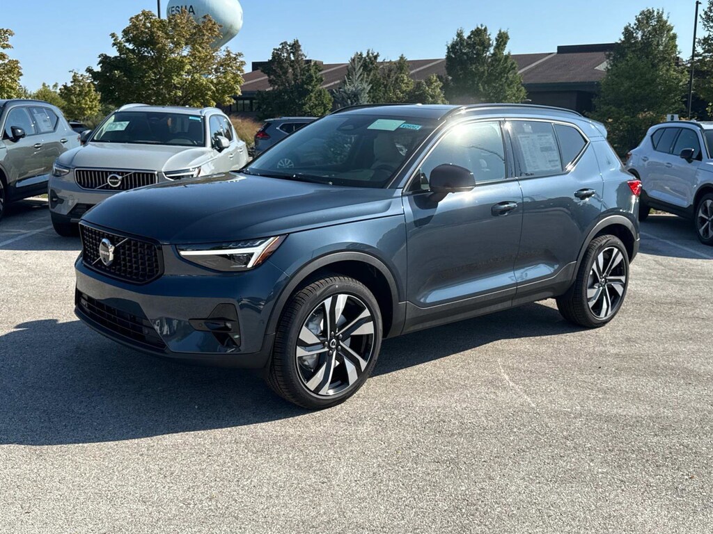 New 2026 Volvo XC40 B5 Ultra SUV