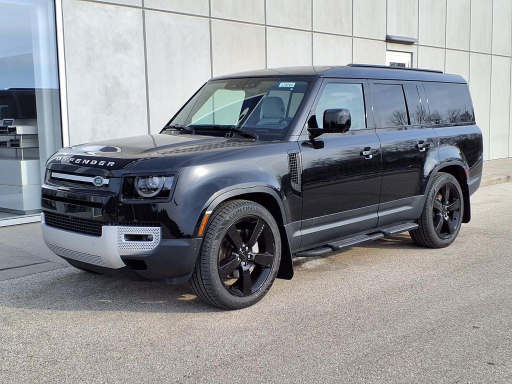 2025 Land Rover Defender 130 S P400's photo