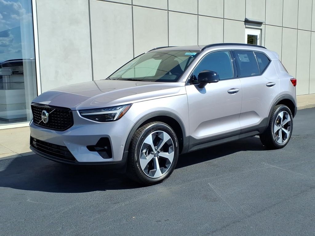 Certified 2026 Volvo XC40 B5 Plus SUV