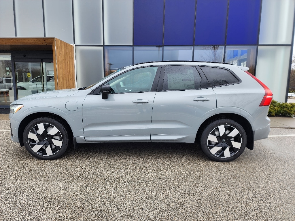 Certified 2024 Volvo XC60 Plus with VIN YV4H60DL5R1860406 for sale in Glencoe, IL