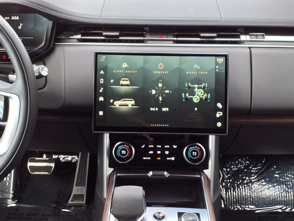2023 Land Rover Range Rover SE - Photo 17