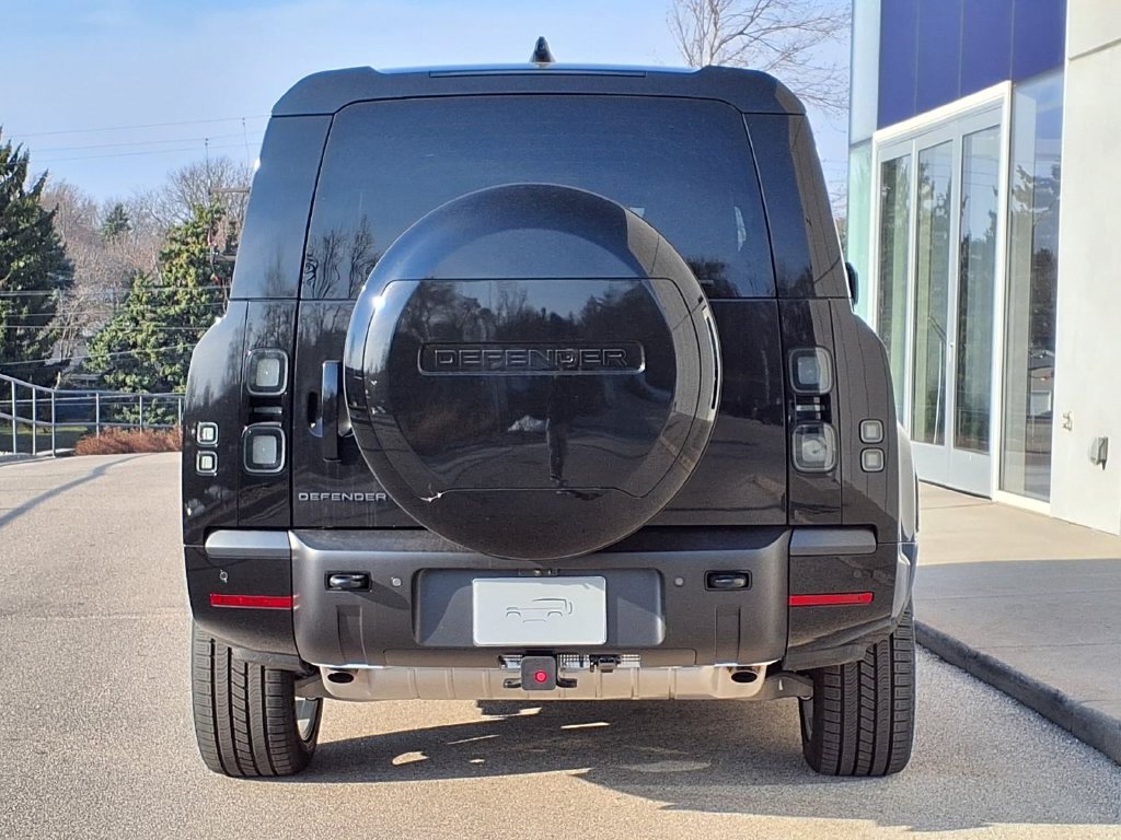 Used 2026 Land Rover Defender 130 X-Dynamic SE SUV