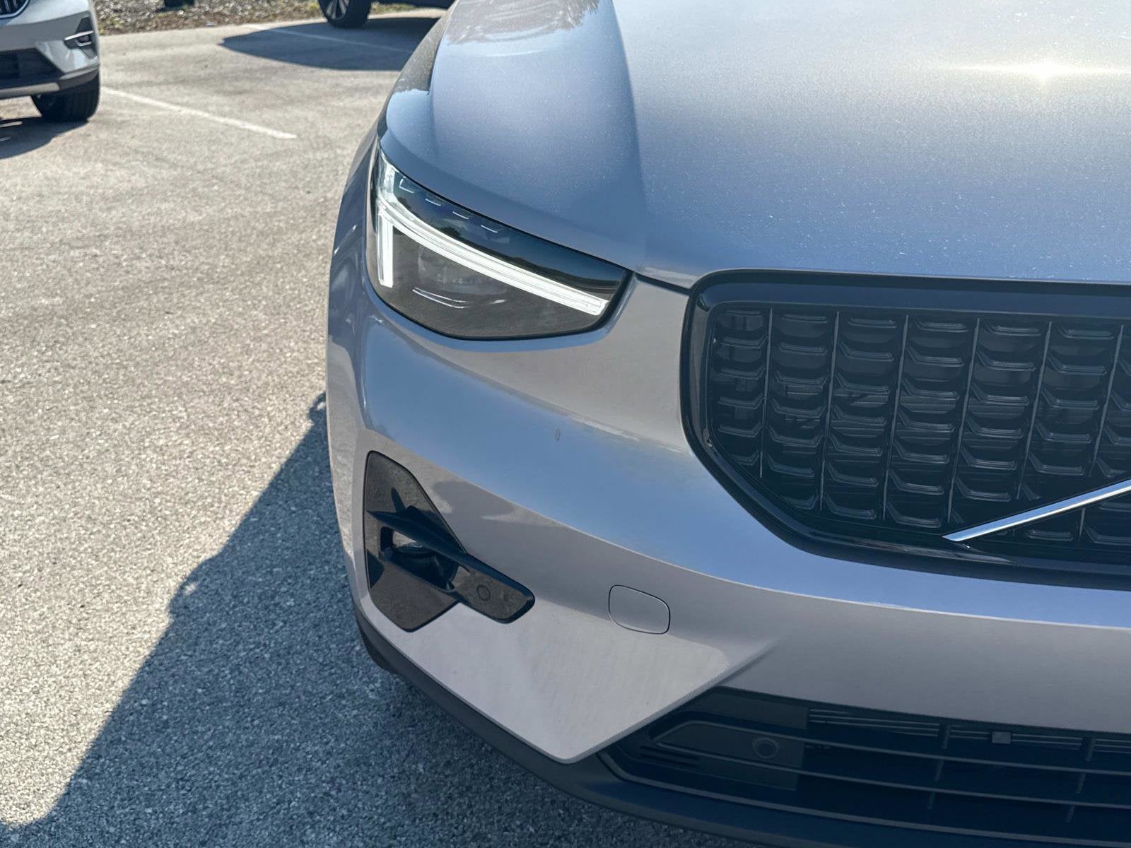 2026 Volvo XC40 Plus - Photo 9
