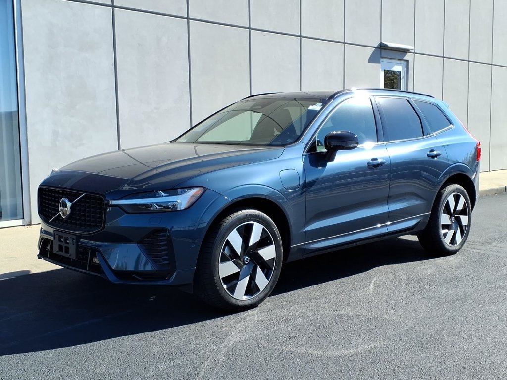 2024 Volvo XC60 Plus