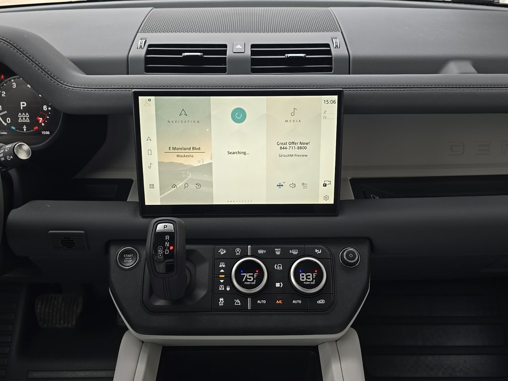 2025 Land Rover Defender S - Photo 17