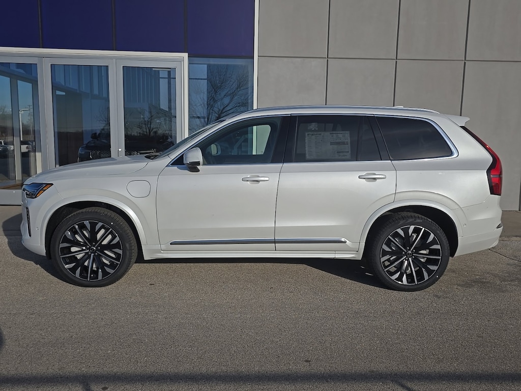 New 2026 Volvo XC90 plug-in hybrid T8 Plus 7-Seater SUV